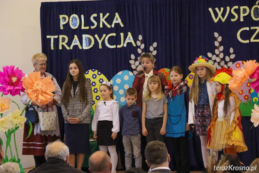 Barwna parada palm wielkanocnych w Głębokiem [ZDJĘCIA]