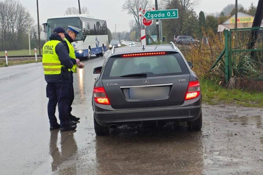 Policjanci i funkcjonariusze SOK wspólnie dla bezpieczeństwa na przejazdach