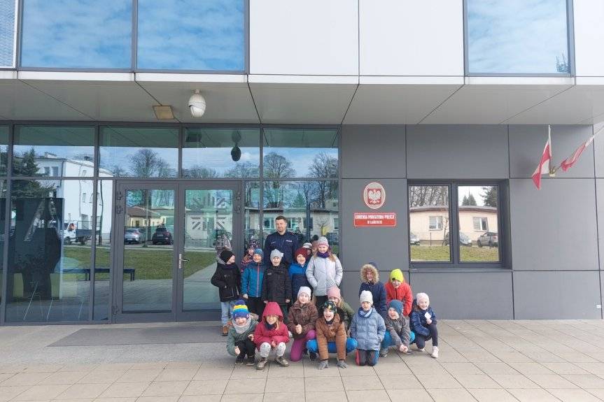 Z dziećmi o policyjnej służbie i pracy w łańcuckiej komendzie