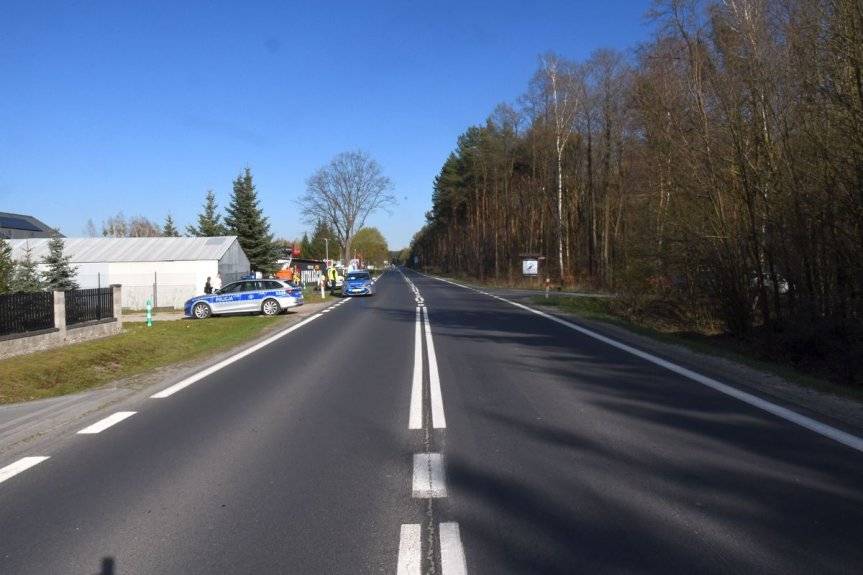 Wypadek drogowy w Jamnicy. Rowerzysta trafił do szpitala