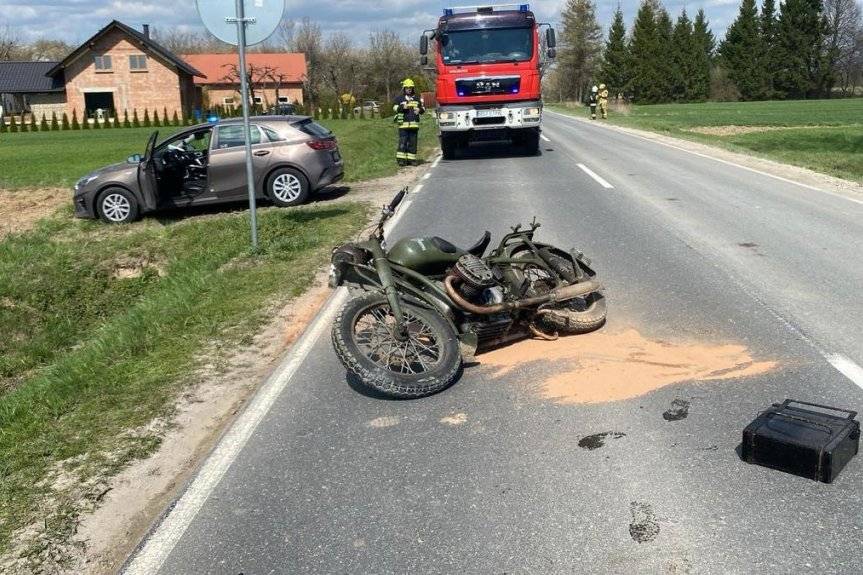 Pijany motocyklista wjechał w ciągnik rolniczy