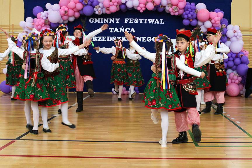 Festiwal Tańca w Gminie Miejsce Piastowe. Mali artyści oczarowali widownię