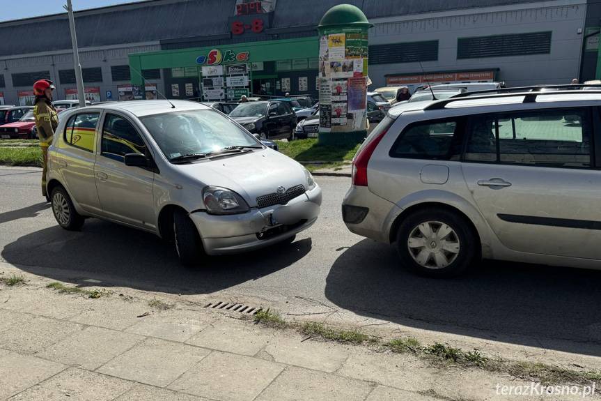 Zderzenie dwóch samochodów w Krośnie