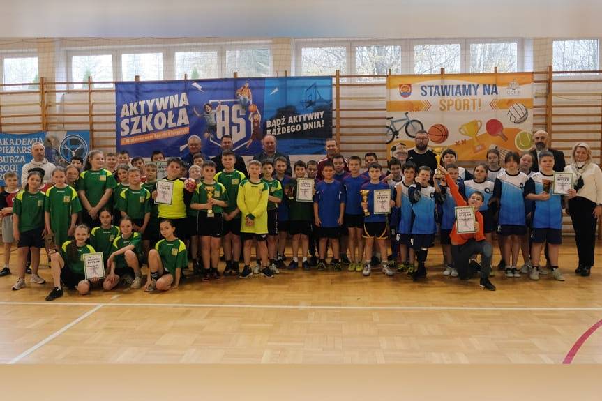 Rogi górą w III Gminnym Turnieju Piłki Ręcznej