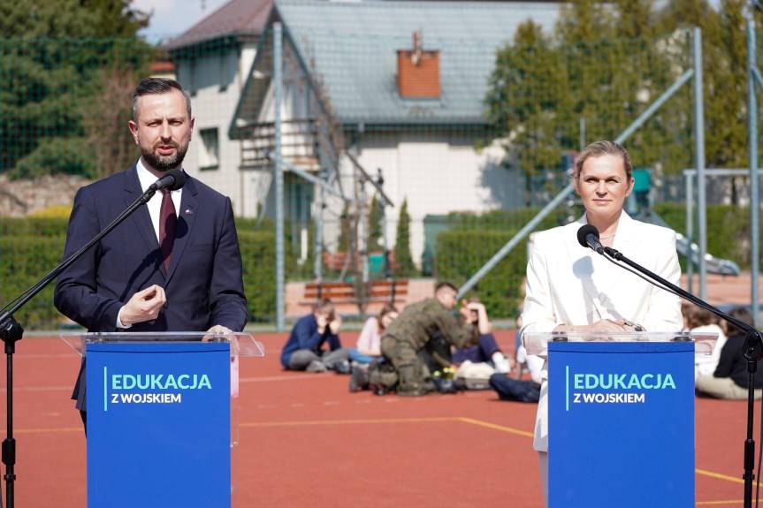 Żołnierze w szkołach. Jak zachować się w sytuacjach zagrożenia?