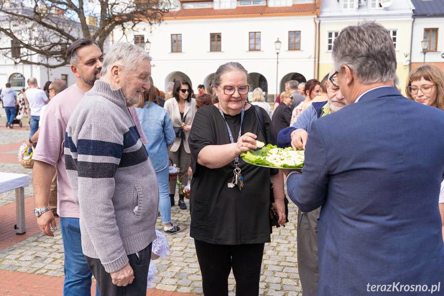 Tradycyjne święcenie pokarmów na rynku w Krośnie [ZDJĘCIA]