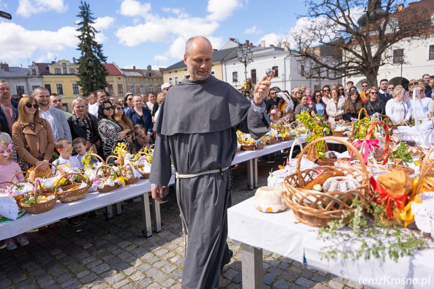 Tradycyjne święcenie pokarmów na rynku w Krośnie [ZDJĘCIA]