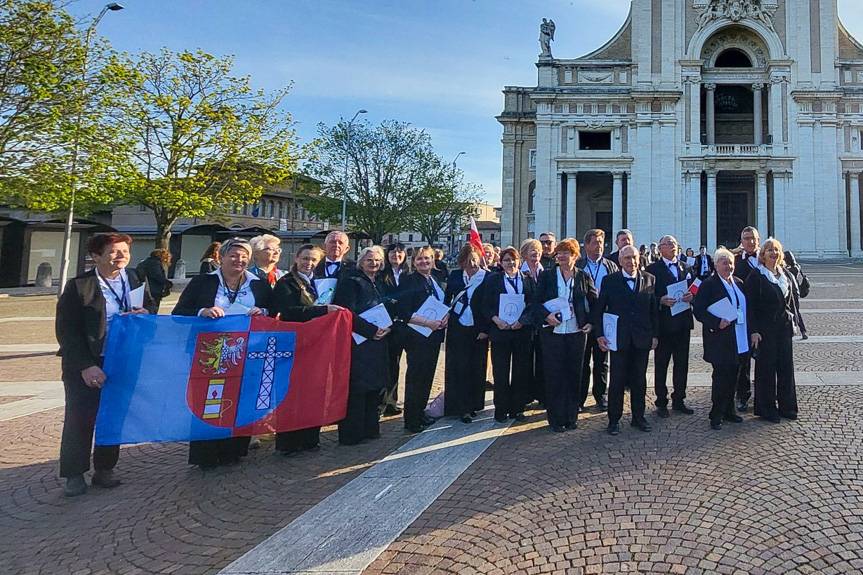 Chór "Koloryt" na wyjątkowej trasie śladami Jana Pawła II