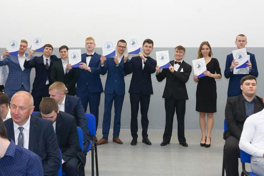 Pięć lat minęło. Zakończenie roku klas piątych w Mechaniku