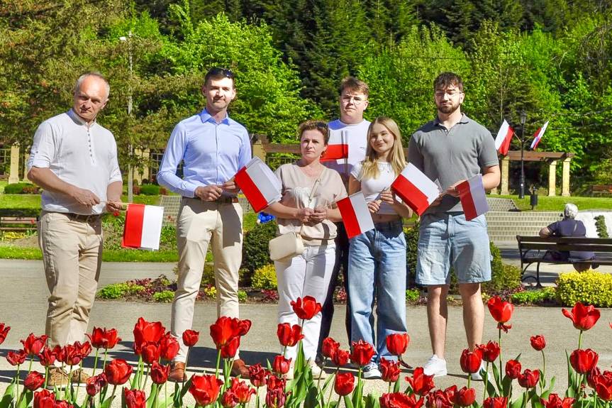250 flag trafiło do mieszkańców i kuracjuszy