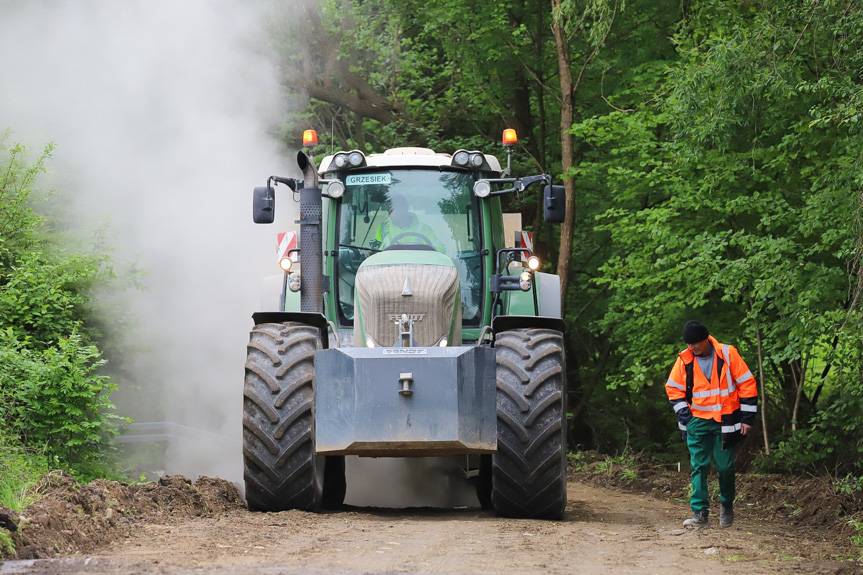 Nowa nawierzchnia i poszerzenia. Trwa przebudowa drogi