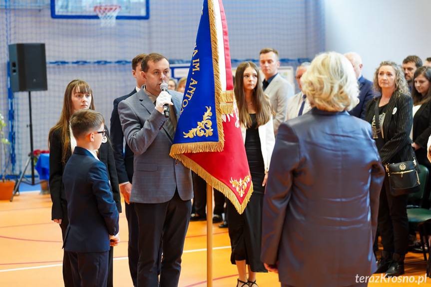 Dobieszyn. Antoni Jaracz patronem Szkoły Podstawowej
