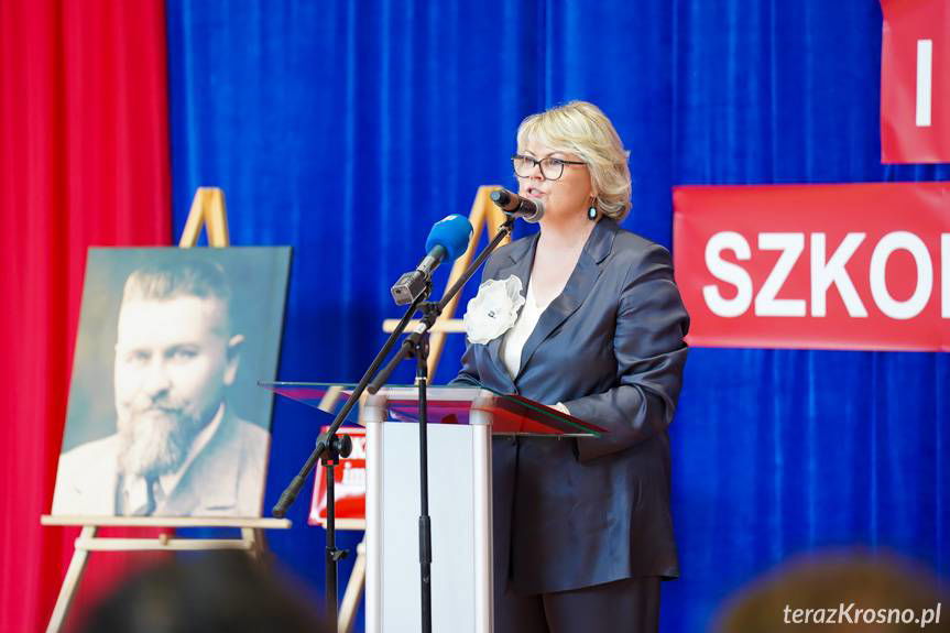 Dobieszyn. Antoni Jaracz patronem Szkoły Podstawowej