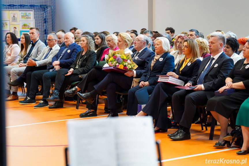 Dobieszyn. Antoni Jaracz patronem Szkoły Podstawowej