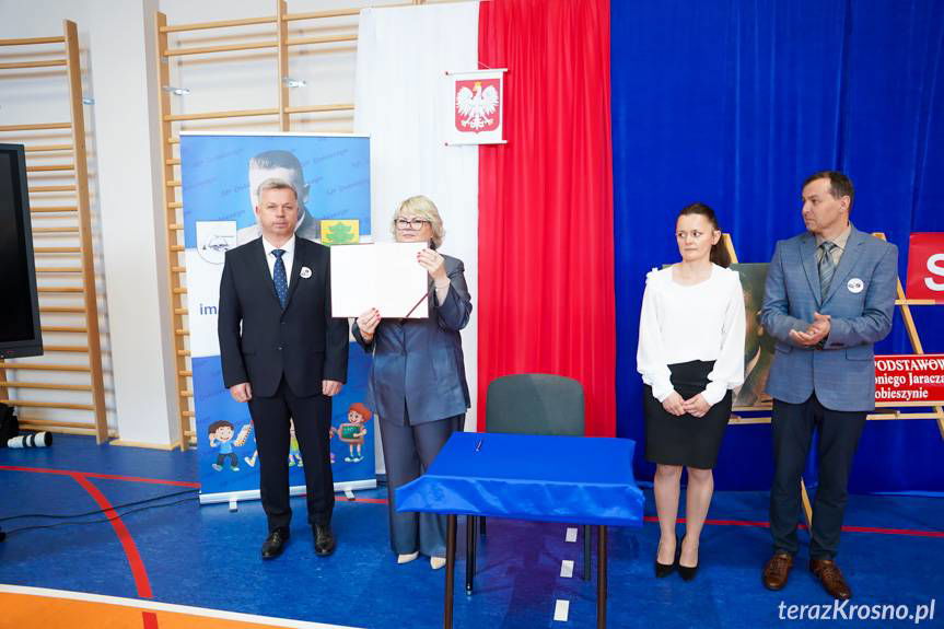 Dobieszyn. Antoni Jaracz patronem Szkoły Podstawowej