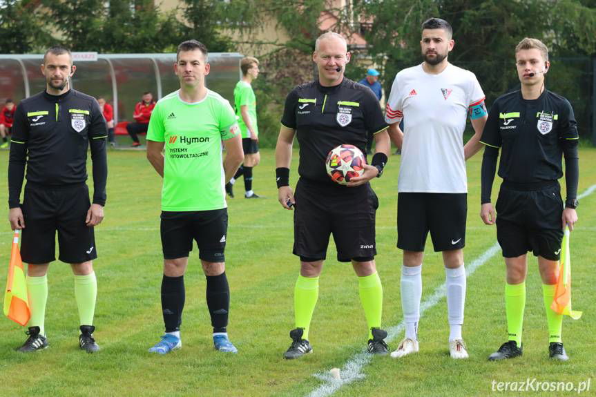 Karpaty Klimkówka - Beskid Posada Górna: derby gminy Rymanów dla lidera klasy A2 [ZDJĘCIA]