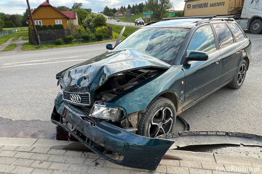 Rogi. Zderzenie dwóch samochodów