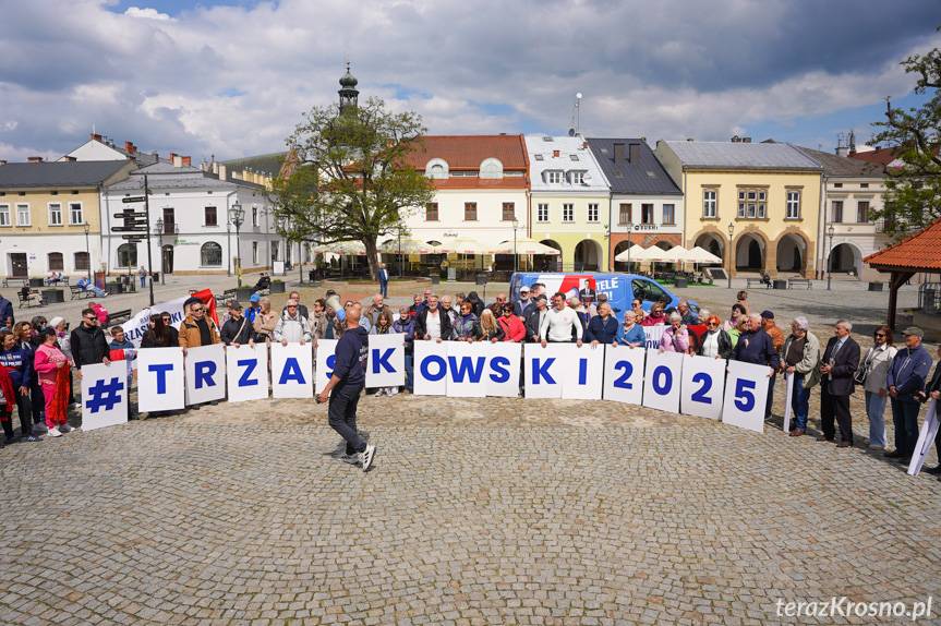 Mocne słowa na krośnieńskim rynku. Spotkanie z parlamentarzystami w ramach akcji "Obywatele Naprzód"