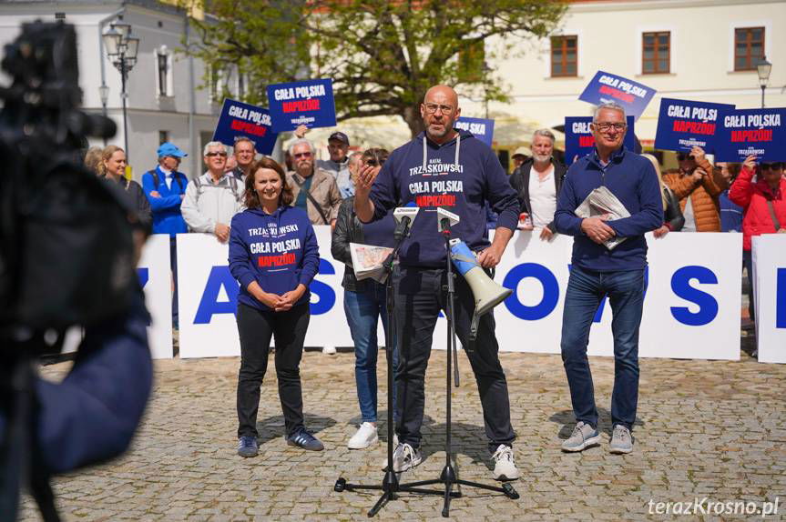 Mocne słowa na krośnieńskim rynku. Spotkanie z parlamentarzystami w ramach akcji "Obywatele Naprzód"