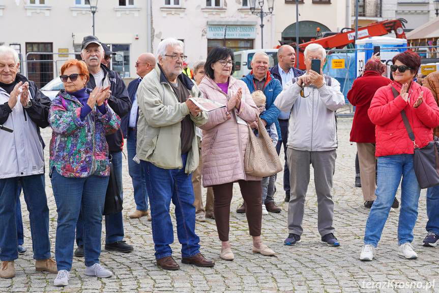 Mocne słowa na krośnieńskim rynku. Spotkanie z parlamentarzystami w ramach akcji "Obywatele Naprzód"