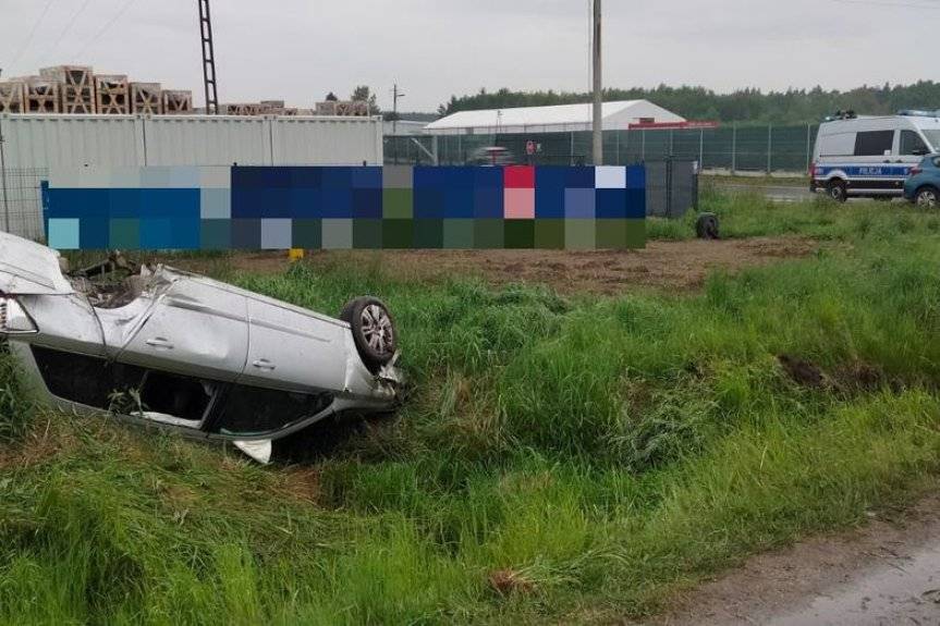 Wypadek w Tajęcinie. Dwie osoby trafiły do szpitala