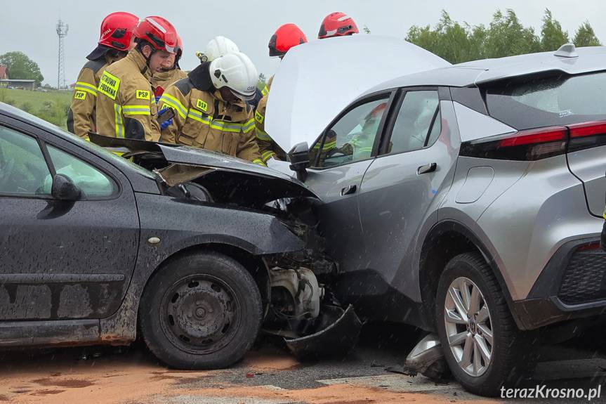 Targowiska. Zderzenie dwóch samochodów