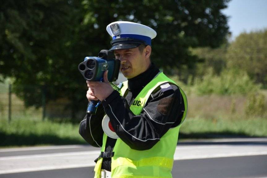 Motocyklista zignorował ograniczenia. Poniósł surowe konsekwencje