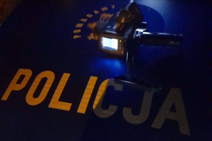 Kierujący audi stracił prawo jazdy za nadmierną prędkość