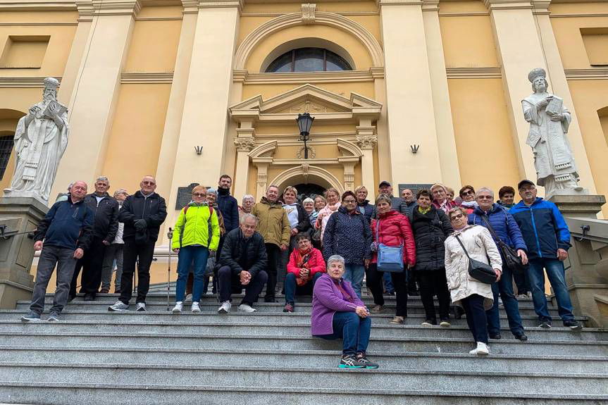 Seniorzy z Klubu "Sami Swoi" odkrywali uroki Krasiczyna i Przemyśla