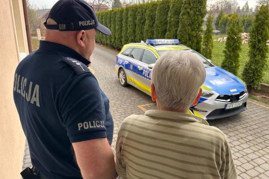 Dzielnicowy ostrzega przed oszustami - program "Bezpieczny Senior" w terenie