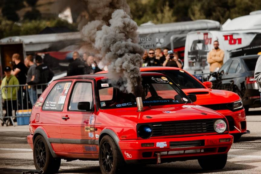 Już w niedzielę, 25 maja, Lotnisko w Krośnie zamieni się w arenę emocji, mocy i adrenaliny!