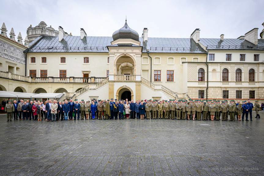 Hołd dla funkcjonariuszy. 34 lata Bieszczadzkiego Oddziału SG
