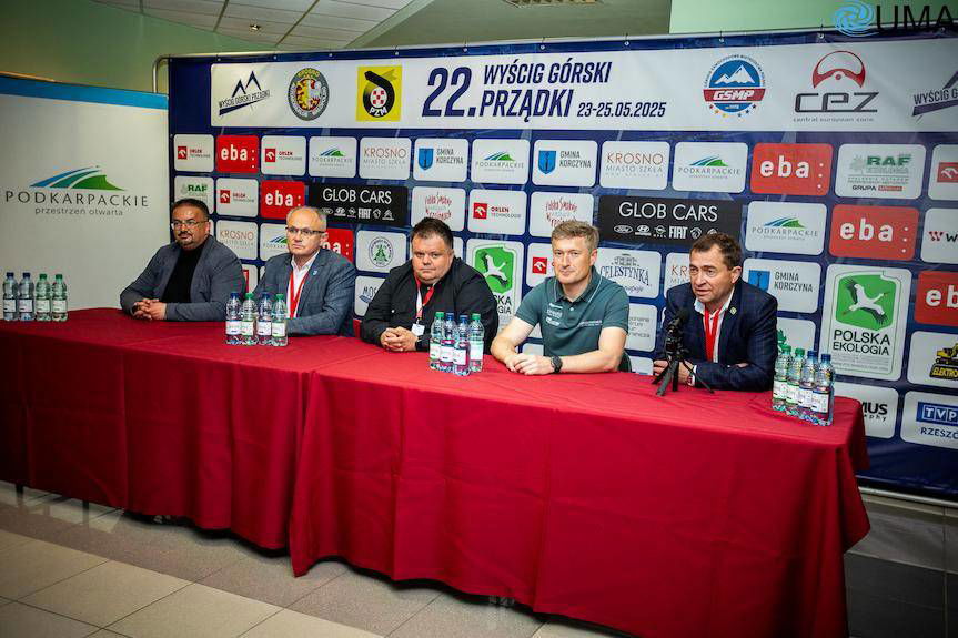 Piątkowy odbiór administracyjny i badanie kontrolne preludium do 22. Wyścigu Górskiego "Prządki"