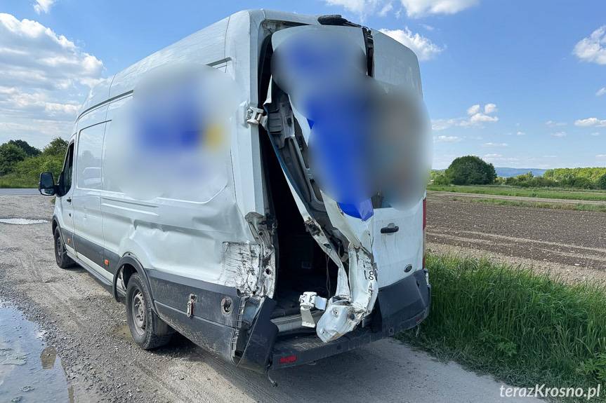 Zderzenie samochodu z szynobusem