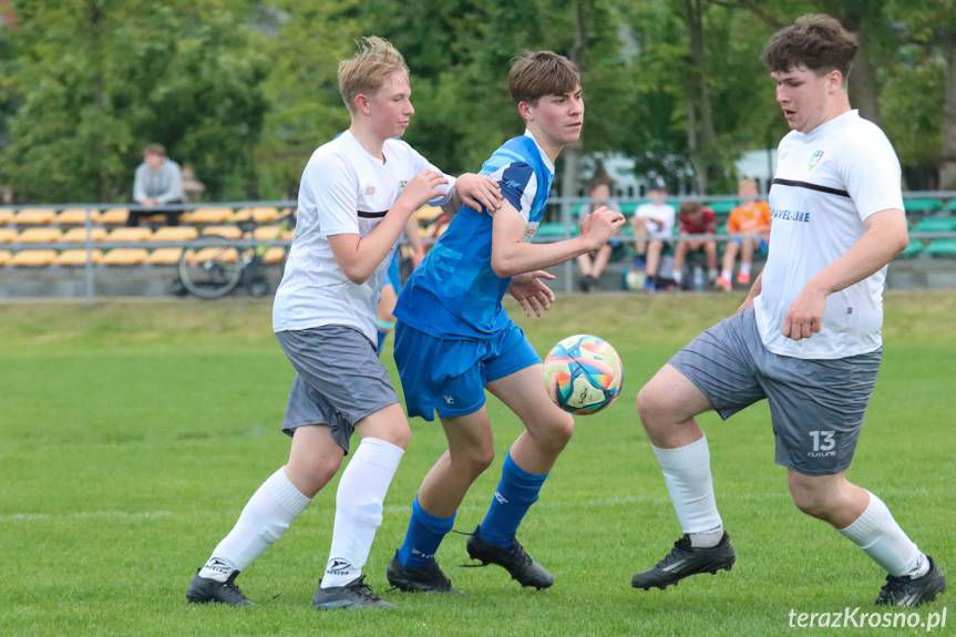 Cztery bramki juniorów Iwonki Iwonicz w meczu z Orłem Pustyny [ZDJĘCIA}