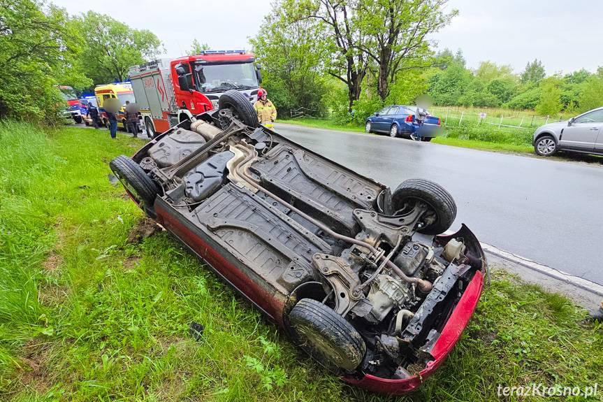 Dachowanie samochodu w Krośnie