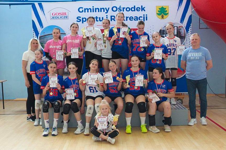 Dzień Dziecka na sportowo. Siatkówka, rowery i łucznictwo pełne emocji