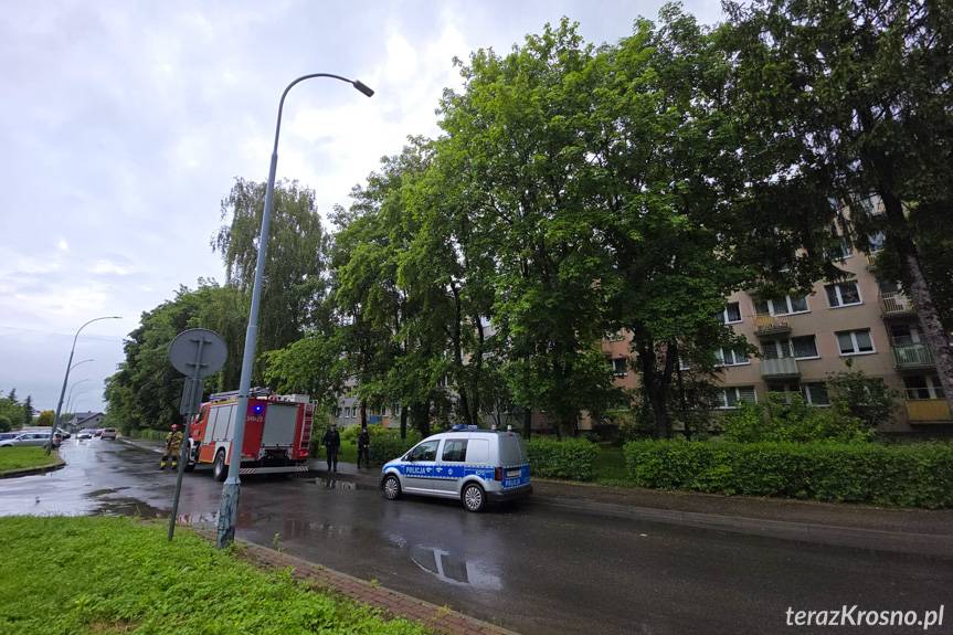 47-latka wypadła z okna na czwartym piętrze