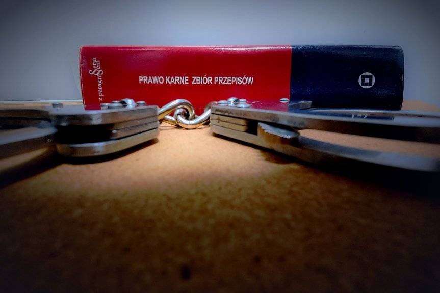 Zadzwonił na Policję, bo był poszukiwany