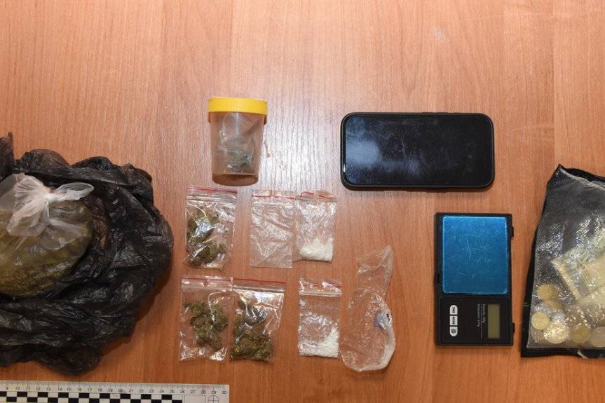 Areszt tymczasowy za posiadanie i udzielanie narkotyków