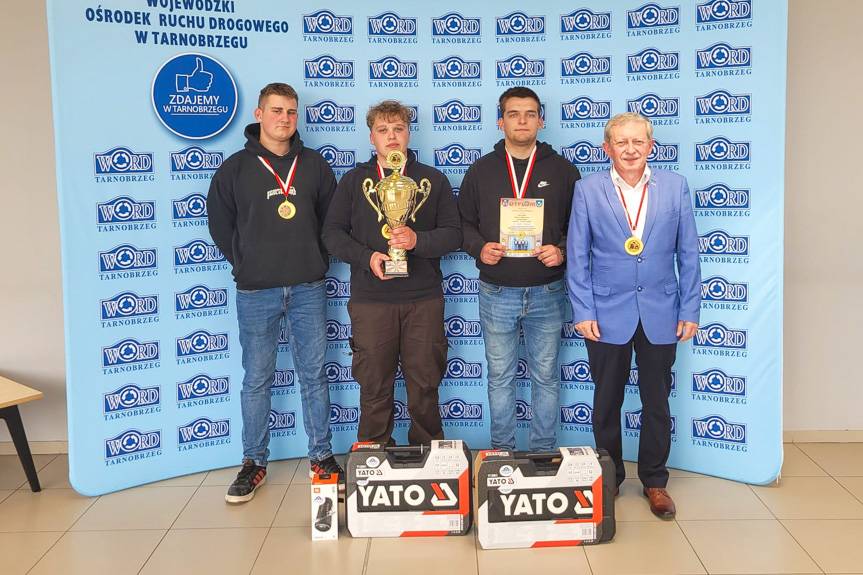 Uczniowie ZS w Iwoniczu Mistrzami Województwa Podkarpackiego