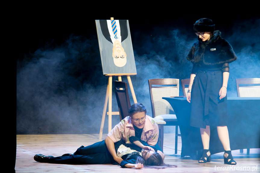 125 lat I LO im. Mikołaja Kopernika w Krośnie. Wyjątkowy spektakl teatru Marysia [ZDJĘCIA]