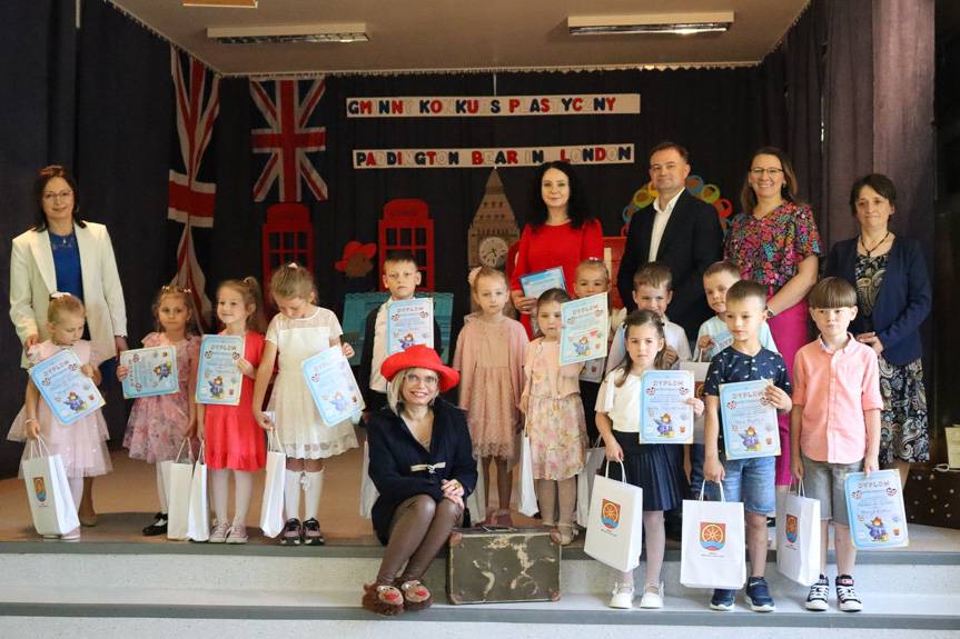 Kolorowy świat Paddingtona w rękach przedszkolaków