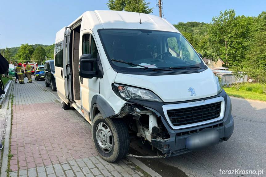 Zderzenie dwóch samochodów w Lubatowej