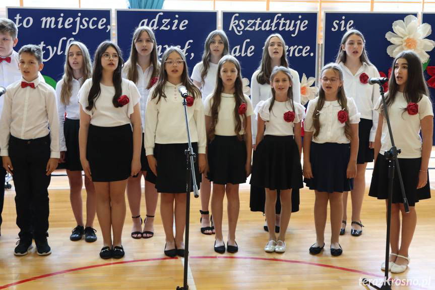 Wyjątkowy dzień w historii Szkoły Podstawowej w Sieniawie [ZDJĘCIA]