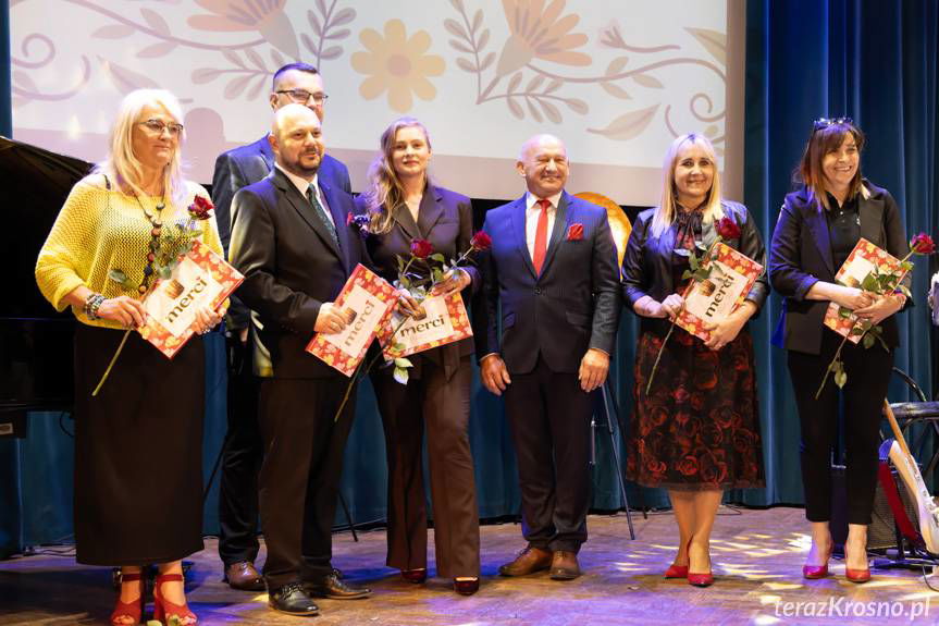 Ludzie kultury z powiatu krośnieńskiego uhonorowani przez starostę [ZDJĘCIA]