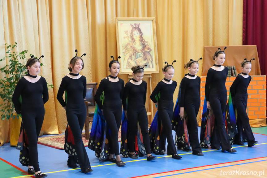 Śladami Królowej Jadwigi. Dzień patronki Szkoły Podstawowej w Dydni [ZDJĘCIA]