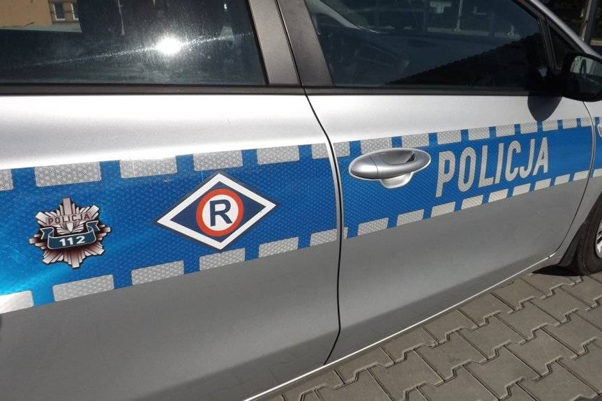 Pijany kierowca zatrzymany przez policjantów