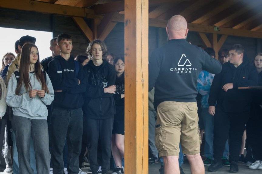 Strzelecki piknik z ósmoklasistami