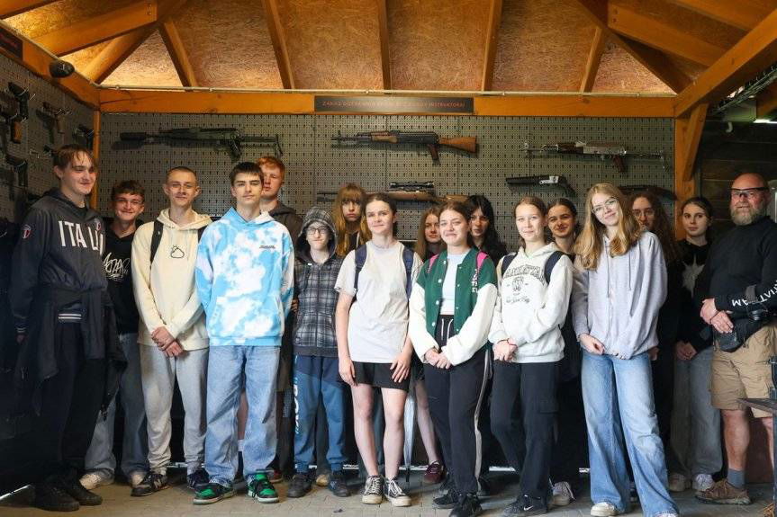 Strzelecki piknik z ósmoklasistami